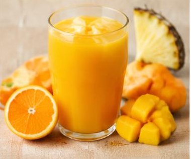 Suco Tropical de Laranja e Manga